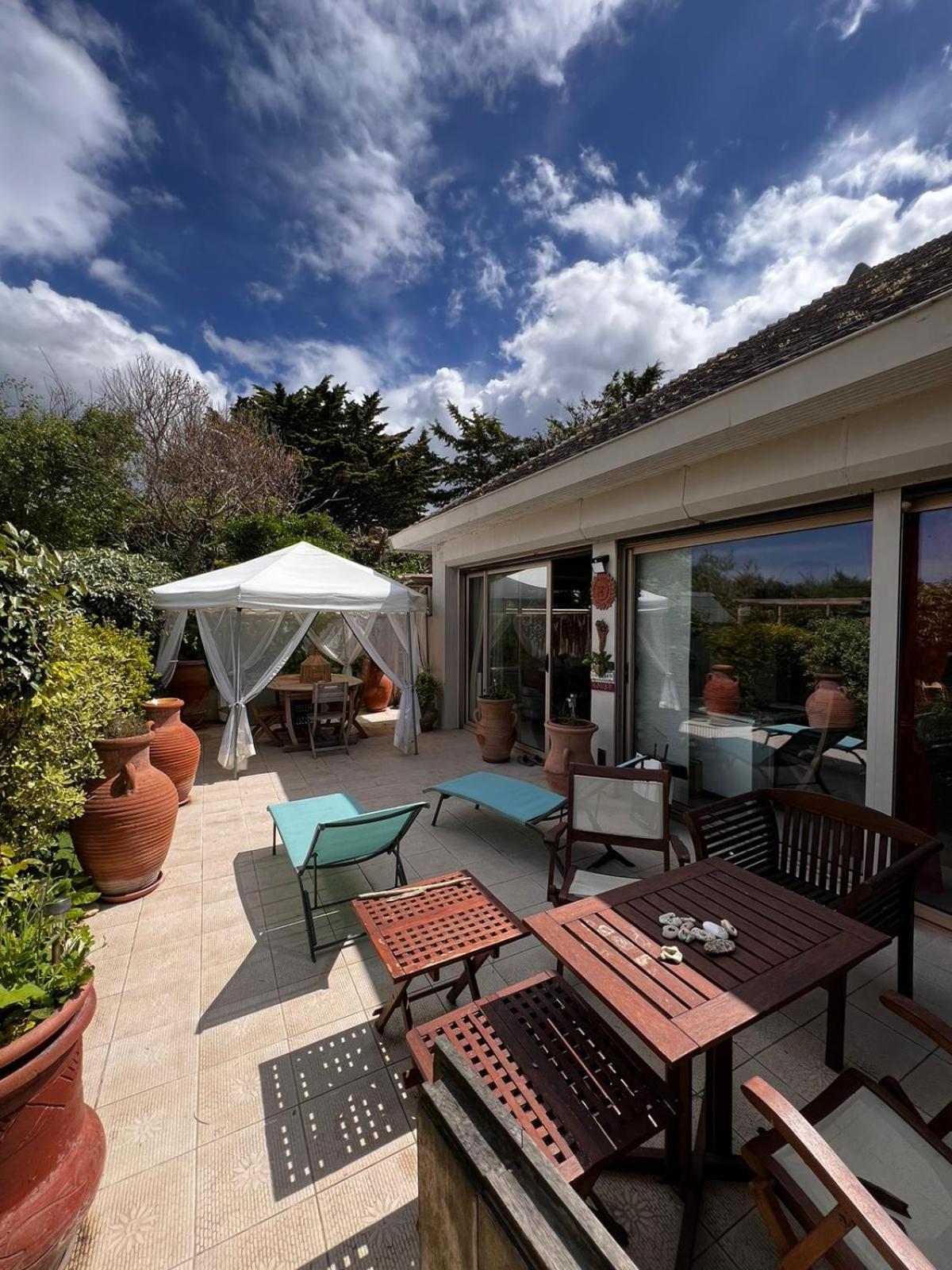Un Coin Paisible En Front De Mer Villa Ouistreham Exterior photo